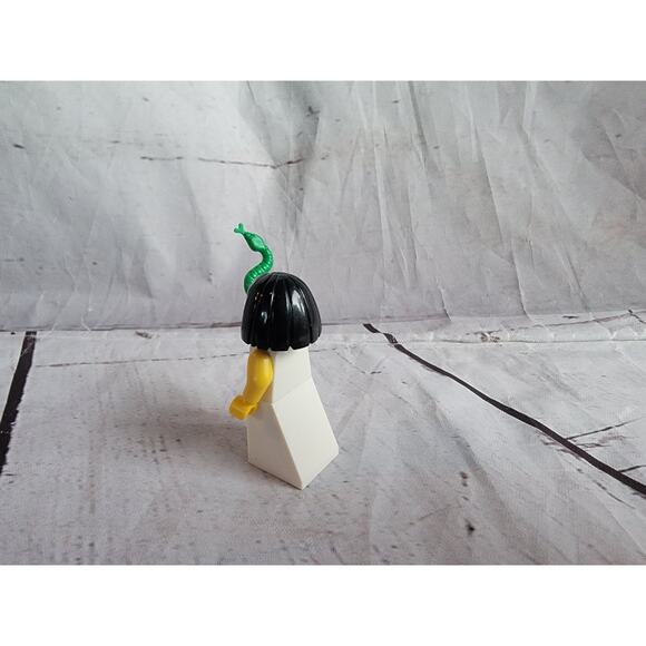 Lego Minifigure Series 5 Egyptian Queen Cleopatra With Green Snake No Base - Picture 4 of 4